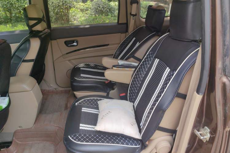 Used Wuling Hongguang 2014 1.5L S Luxury Model Left Rear Seat