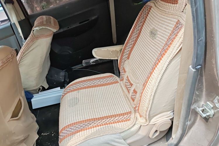 Used Wuling Hongguang 2014 1.5L Standard Version Left Rear Seat