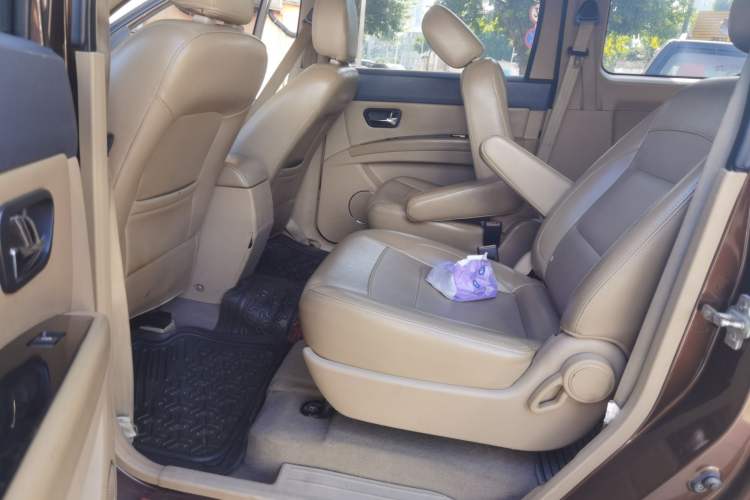 Used Wuling Hongguang 2014 1.5L S Comfort Model Left Rear Seat