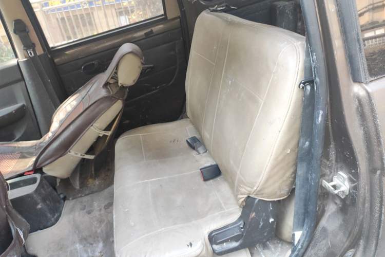 Used Wuling Hongguang 2014 1.5L S Standard Version Left Rear Seat