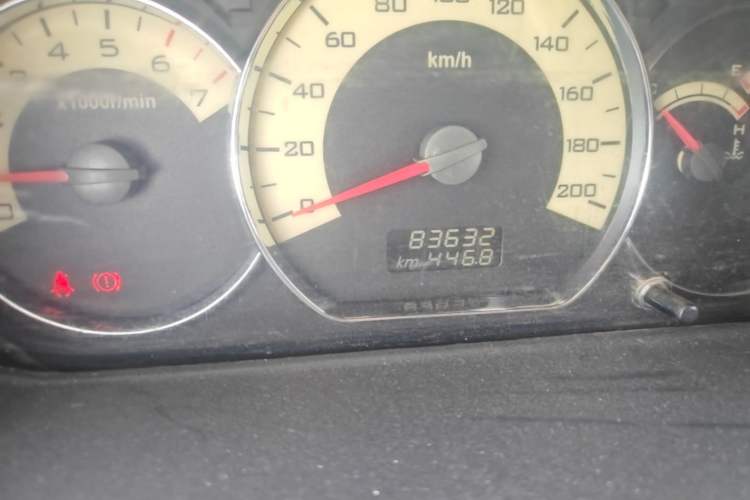 Used Wuling Hongguang 2014 1.5L S Comfort Model Odometer Close Up