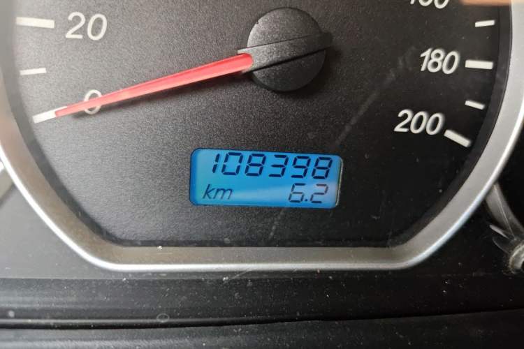 Used Wuling Hongguang 2014 1.5L Standard Version Odometer Close Up