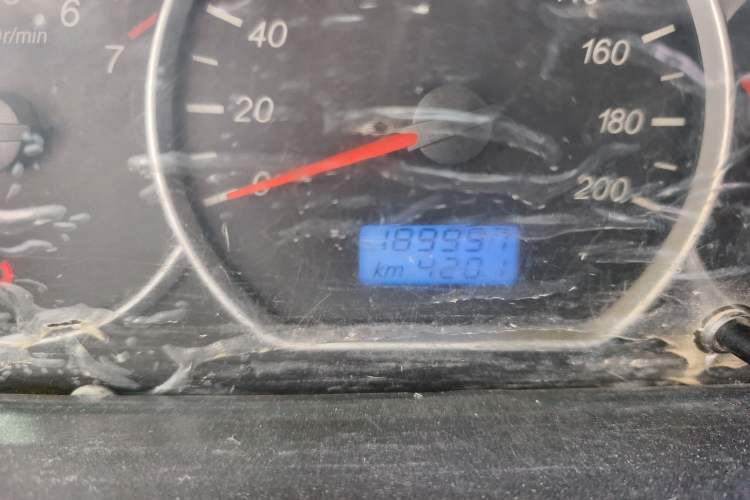 Used Wuling Hongguang 2014 1.5L S Standard Version Odometer Close Up