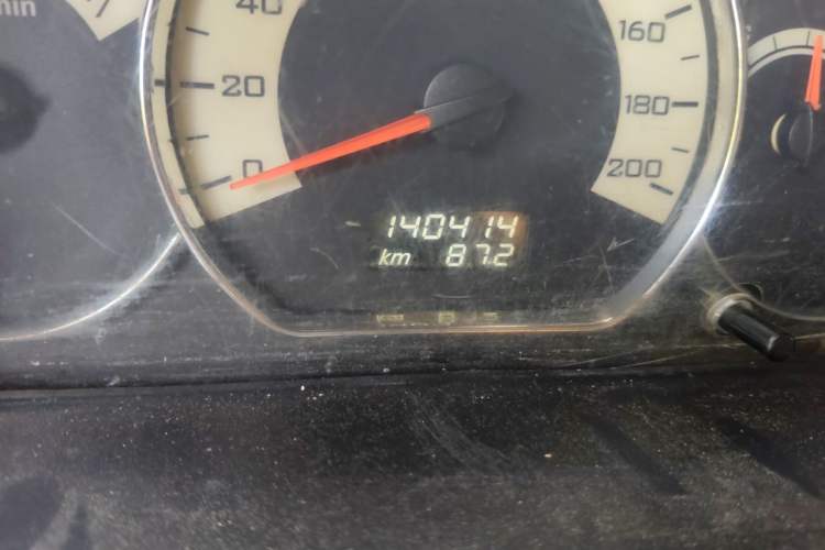 Used Wuling Hongguang 2014 1.5L S Comfort Model Odometer Close Up