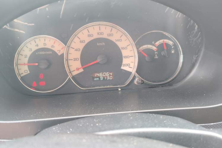 Used Wuling Hongguang 2014 1.5L S Comfort Model Odometer Close Up