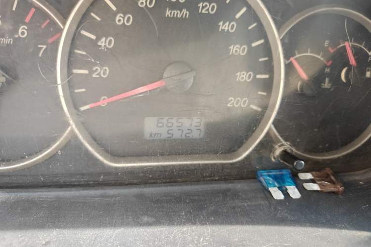 Used Wuling Hongguang 2014 1.5L S Standard Version Odometer Close Up