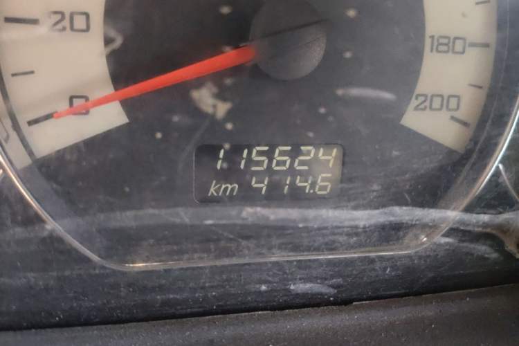 Used Wuling Hongguang 2014 1.5L S Luxury Model Odometer Close Up