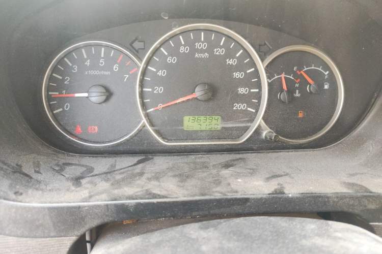 Used Wuling Hongguang 2014 1.5L S Standard Version Odometer Close Up