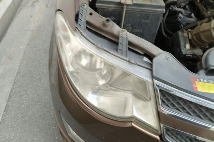 Used Wuling Hongguang 2014 1.2L S Standard Version China IV Standard Right Front Headlight