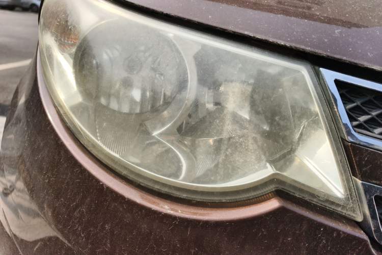 Used Wuling Hongguang 2014 1.5L S Standard Version Right Front Headlight