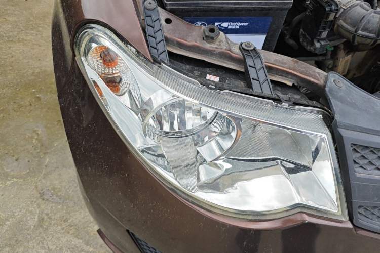 Used Wuling Hongguang 2014 1.2L Base Model China IV Right Front Headlight
