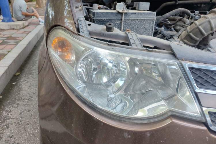Used Wuling Hongguang 2014 1.5L S Comfort Model Right Front Headlight