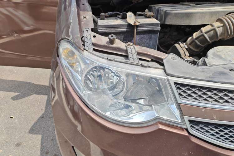 Used Wuling Hongguang 2014 1.5L S Luxury Model Right Front Headlight