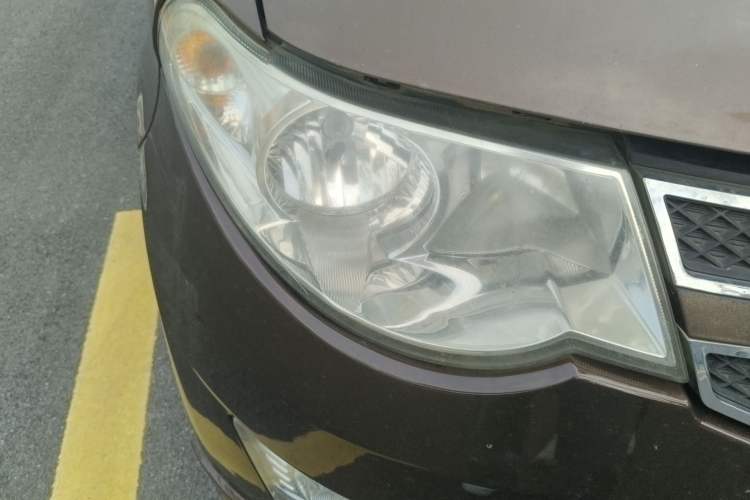 Used Wuling Hongguang 2014 1.5L S Standard Version Right Front Headlight