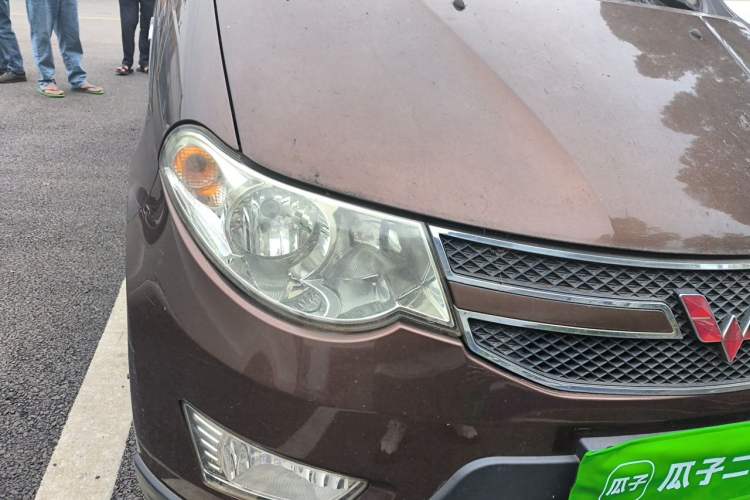 Used Wuling Hongguang 2014 1.2L S Comfort Model China IV Right Front Headlight