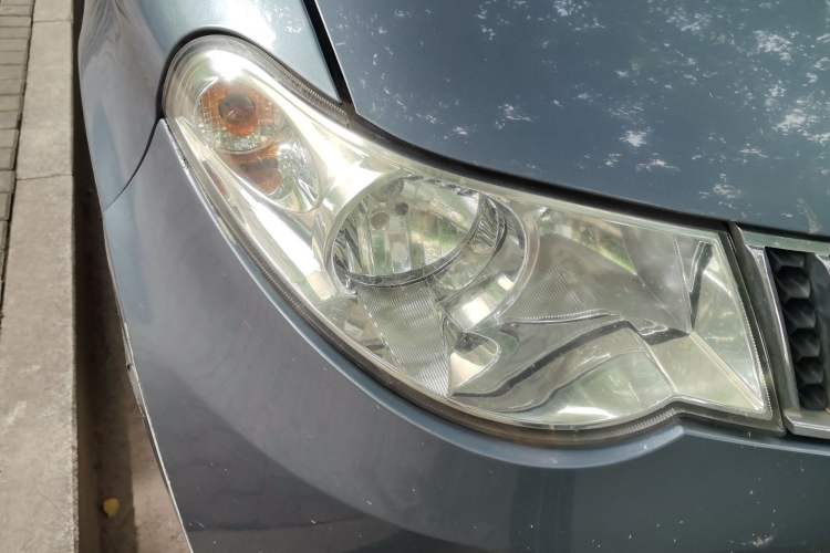 Used Wuling Hongguang 2014 1.5L Standard Version Right Front Headlight