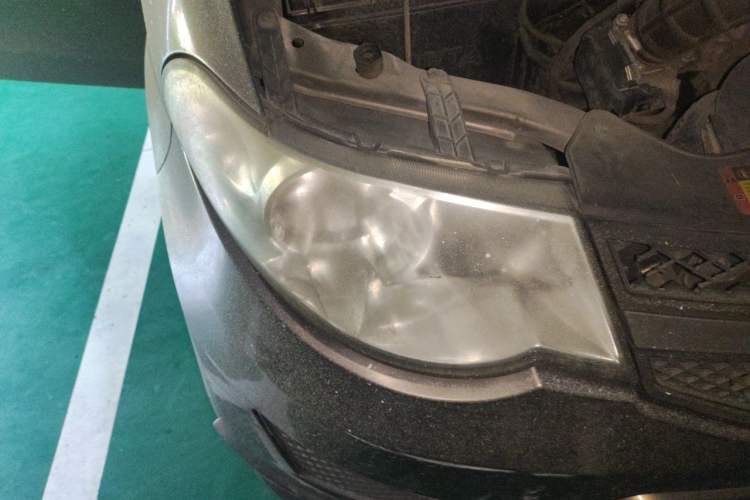 Used Wuling Hongguang 2014 1.5L S Standard Version Right Front Headlight