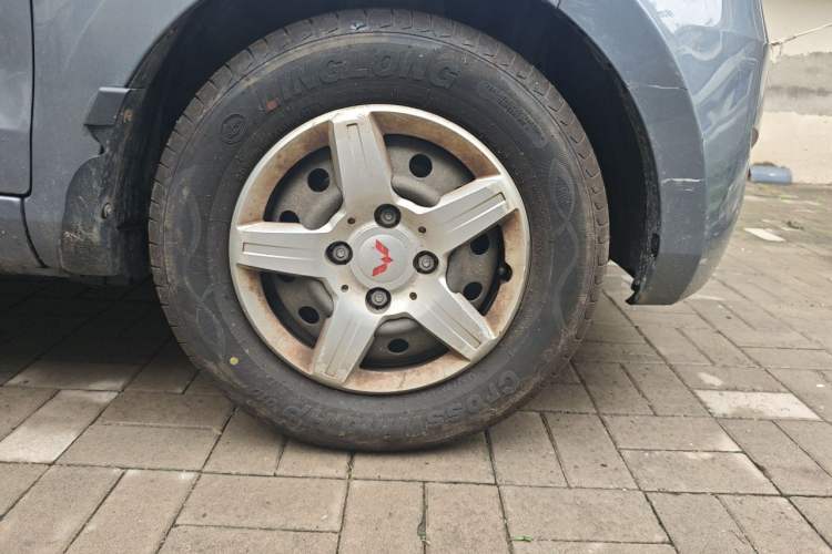 Used Wuling Hongguang 2014 1.5L Base Version Right Front Wheel Hub