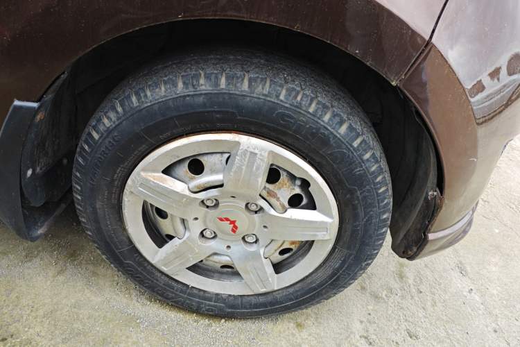 Used Wuling Hongguang 2014 1.2L Base Model China IV Right Front Wheel Hub