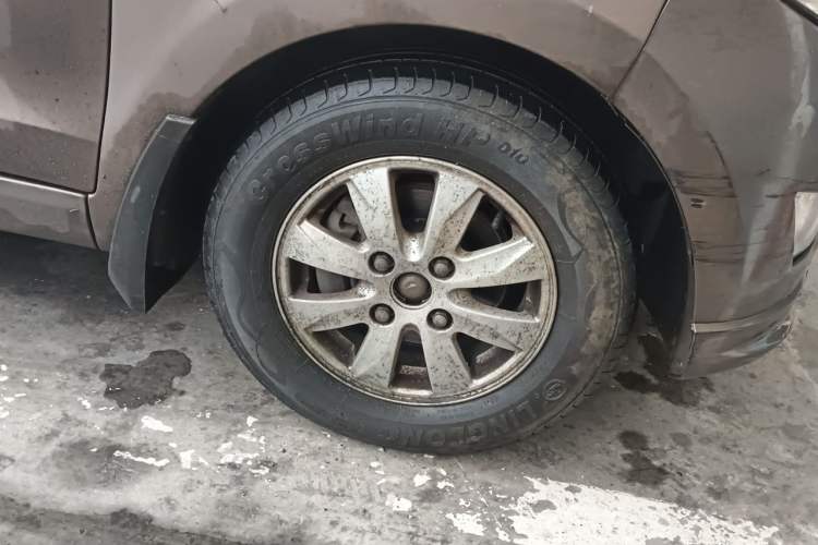 Used Wuling Hongguang 2014 1.5L S Standard Version Right Front Wheel Hub