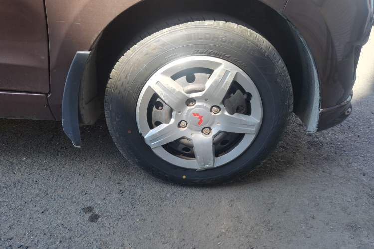 Used Wuling Hongguang 2014 1.2L Base Model China IV Right Front Wheel Hub