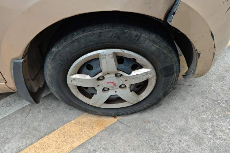 Used Wuling Hongguang 2014 1.5L Base Version Right Front Wheel Hub