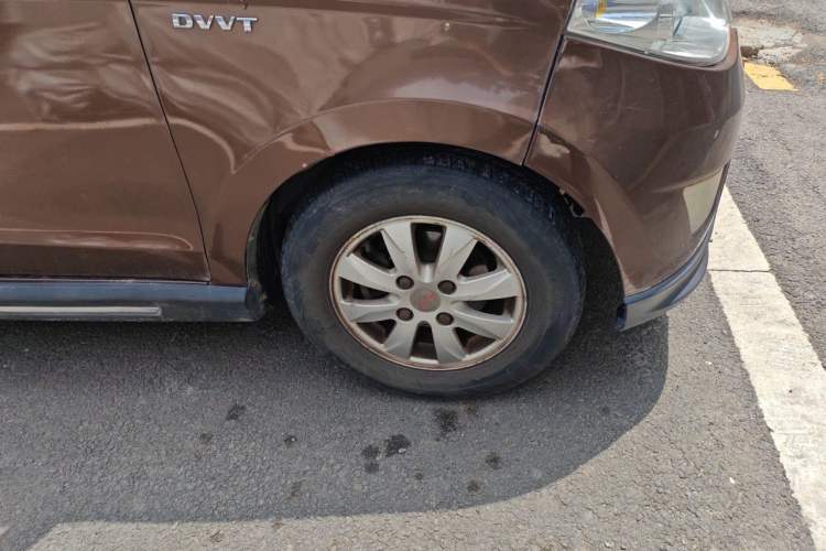 Used Wuling Hongguang 2014 1.5L S Luxury Model Right Front Wheel Hub