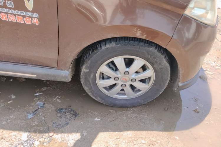 Used Wuling Hongguang 2014 1.5L S Luxury Model Right Front Wheel Hub