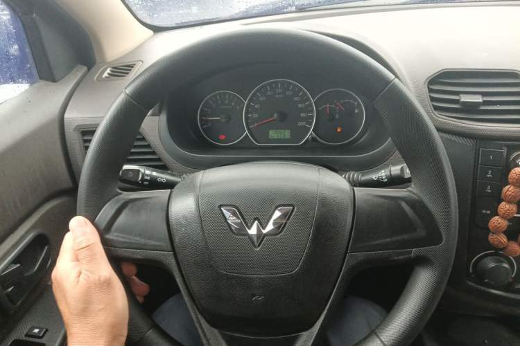 Used Wuling Hongguang 2014 1.2L Base Model China IV Steering Wheel