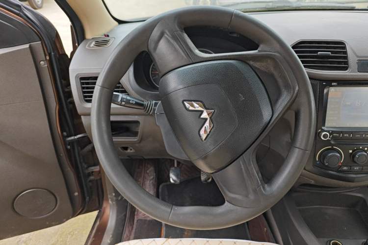 Used Wuling Hongguang 2014 1.2L Base Model China IV Steering Wheel