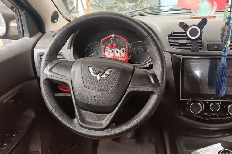 Used Wuling Hongguang 2014 1.5L S Standard Version Steering Wheel