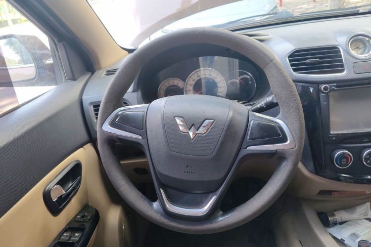 Used Wuling Hongguang 2014 1.5L S Comfort Model Steering Wheel