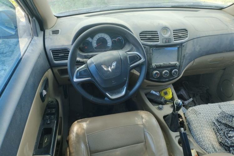 Used Wuling Hongguang 2014 1.5L S Comfort Model Steering Wheel