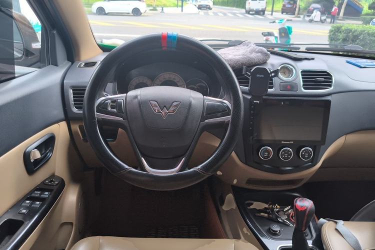 Used Wuling Hongguang 2014 1.5L S Comfort Model Steering Wheel