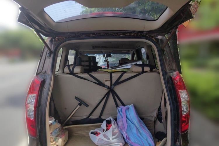 Used Wuling Hongguang 2014 1.5L S Luxury Model Trunk
