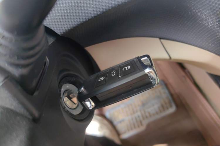 Used Wuling Hongguang 2014 1.5L S Luxury Model Vehicle Key