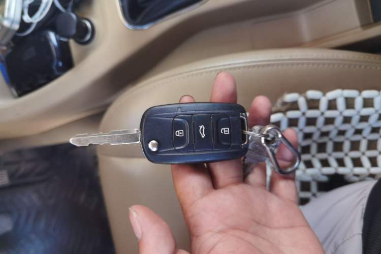 Used Wuling Hongguang 2014 1.5L S Comfort Model Vehicle Key