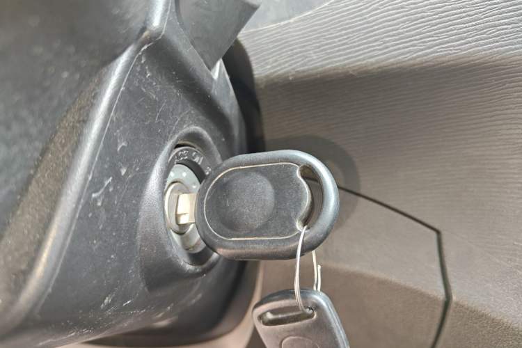 Used Wuling Hongguang 2014 1.5L S Standard Version Vehicle Key