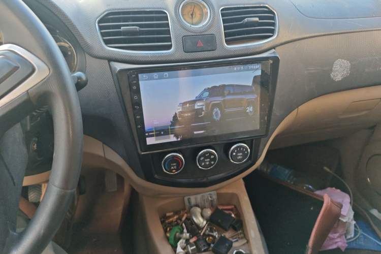Used Wuling Hongguang 2014 1.5L S Comfort Model Audio And AC Panel