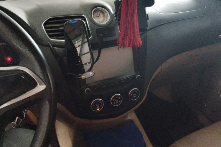 Used Wuling Hongguang 2014 1.5L S Luxury Model Audio And AC Panel