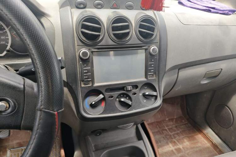 Used Wuling Hongguang 2014 1.5L Base Version Audio And AC Panel