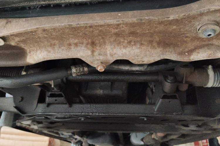 Used Wuling Hongguang 2014 1.5L S Luxury Model Chassis Front