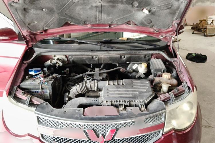 Used Wuling Hongguang 2014 1.5L S Luxury Model Engine Bay