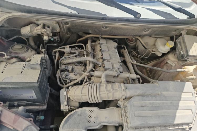 Used Wuling Hongguang 2014 1.5L Base Version Engine Bay