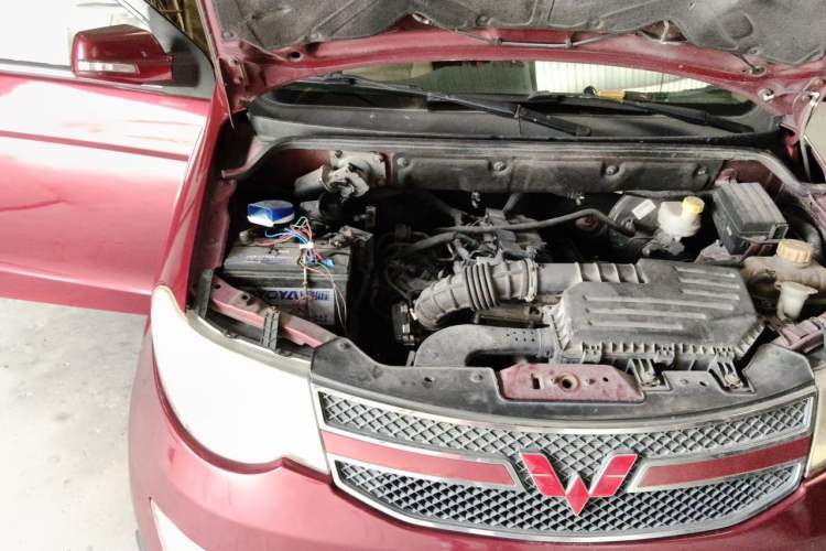 Used Wuling Hongguang 2014 1.5L S Luxury Model Engine Bay Right