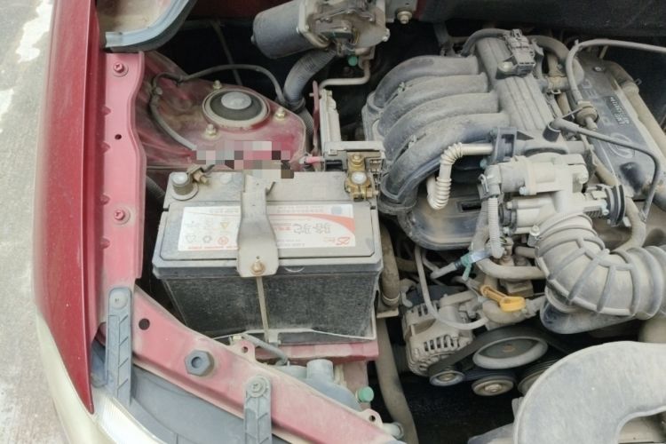 Used Wuling Hongguang 2014 1.2L S Comfort Model China IV Engine Bay Right