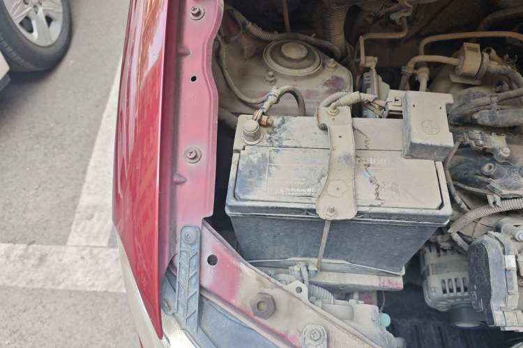 Used Wuling Hongguang 2014 1.5L S Comfort Model Engine Bay Right