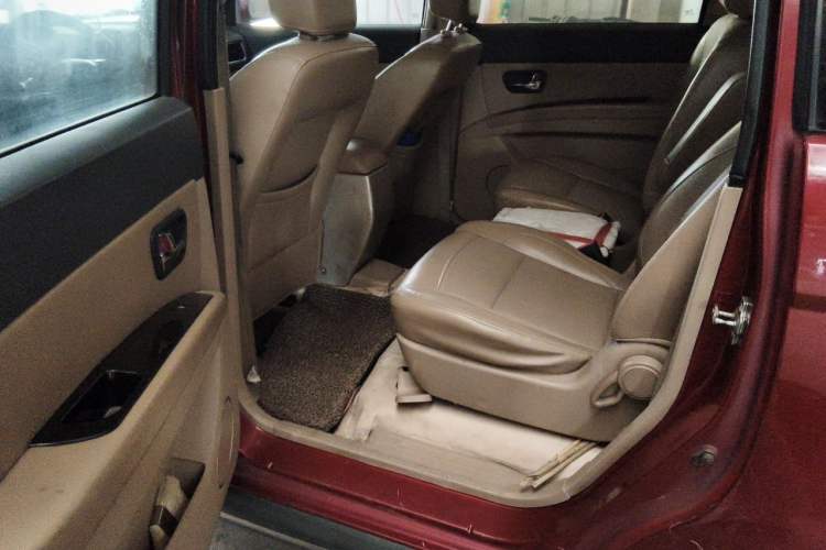 Used Wuling Hongguang 2014 1.5L S Luxury Model Left Rear Seat
