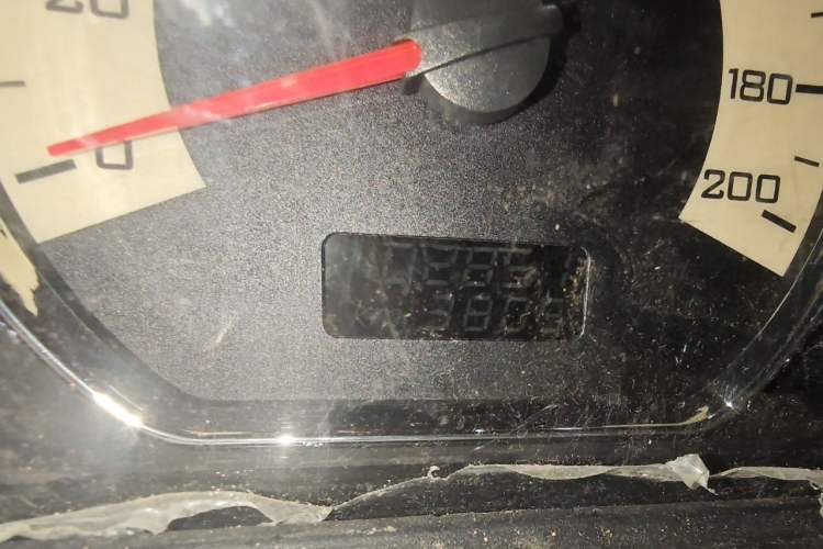 Used Wuling Hongguang 2014 1.5L S Comfort Model Odometer Close Up