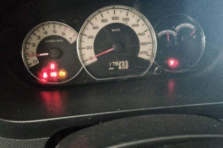 Used Wuling Hongguang 2014 1.5L S Luxury Model Odometer Close Up